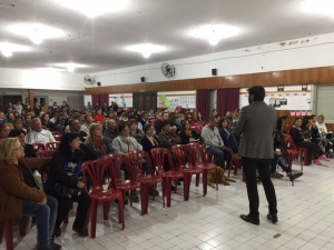 REUNIÓN POR ESCRITURACIÓN. BARRIO 208 VIVIENDAS.