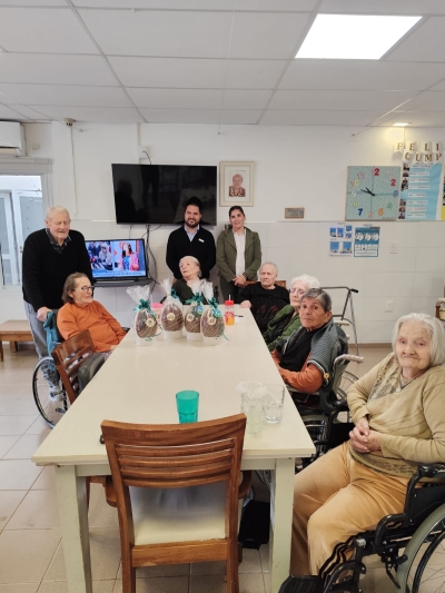 COOPERATIVA ELÉCTRICA VISITÓ A NUESTROS ADULTOS MAYORES