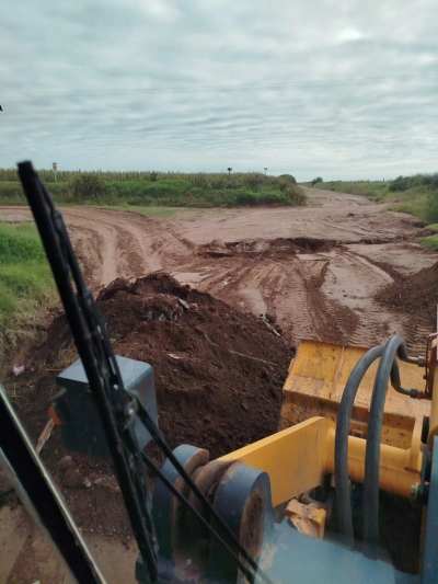 TRABAJOS EN CAMINO RURAL A LA ESCUELA "CONRADO VILLEGAS"