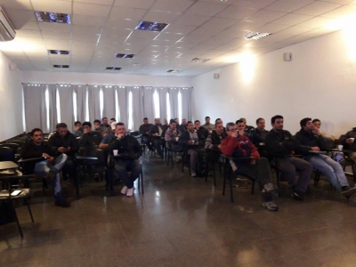 CHARLA PARA ELECTRICISTAS EN EL INSTITUTO TÉCNICO "ADRIÁN P. URQUÍA"