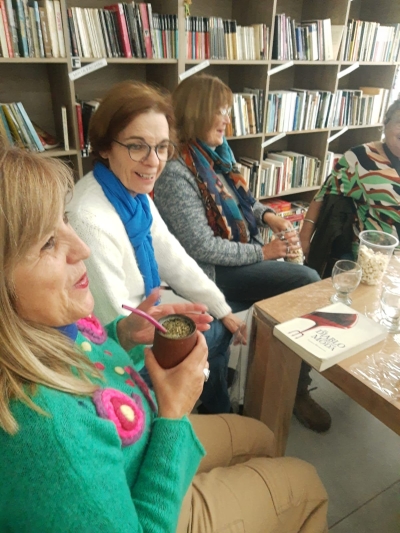 LA BIBLIO - CINE CON LIBROS