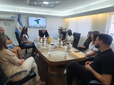 EDUARDO PIZZI CON LA ACTUAL REINA DE COLECTIVIDADES