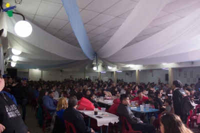 GRAN PEÑA ESPERANDO EL 9 DE JULIO