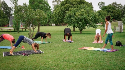 YOGA EN EL POLIDEPORTIVO MUNICIPAL